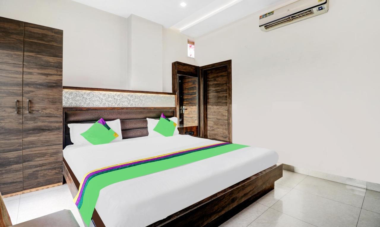 Itsy Hotels Anjali Mahal 500, Mtrs From Mathura Railway Station Exterior photo