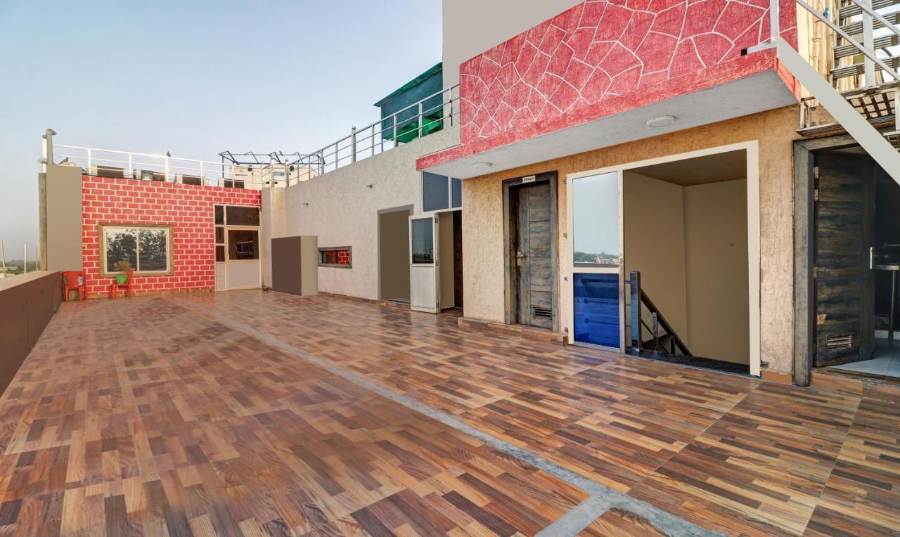 Itsy Hotels Anjali Mahal 500, Mtrs From Mathura Railway Station Exterior photo