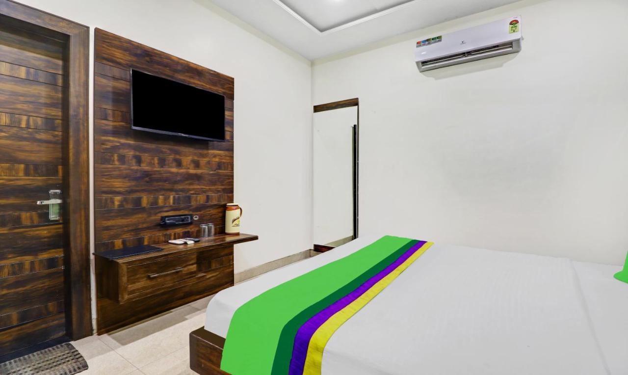 Itsy Hotels Anjali Mahal 500, Mtrs From Mathura Railway Station Exterior photo