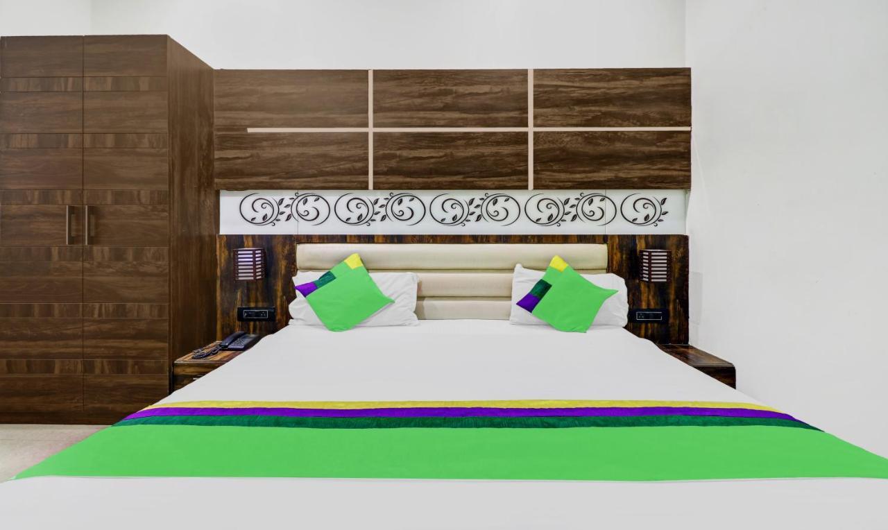 Itsy Hotels Anjali Mahal 500, Mtrs From Mathura Railway Station Exterior photo