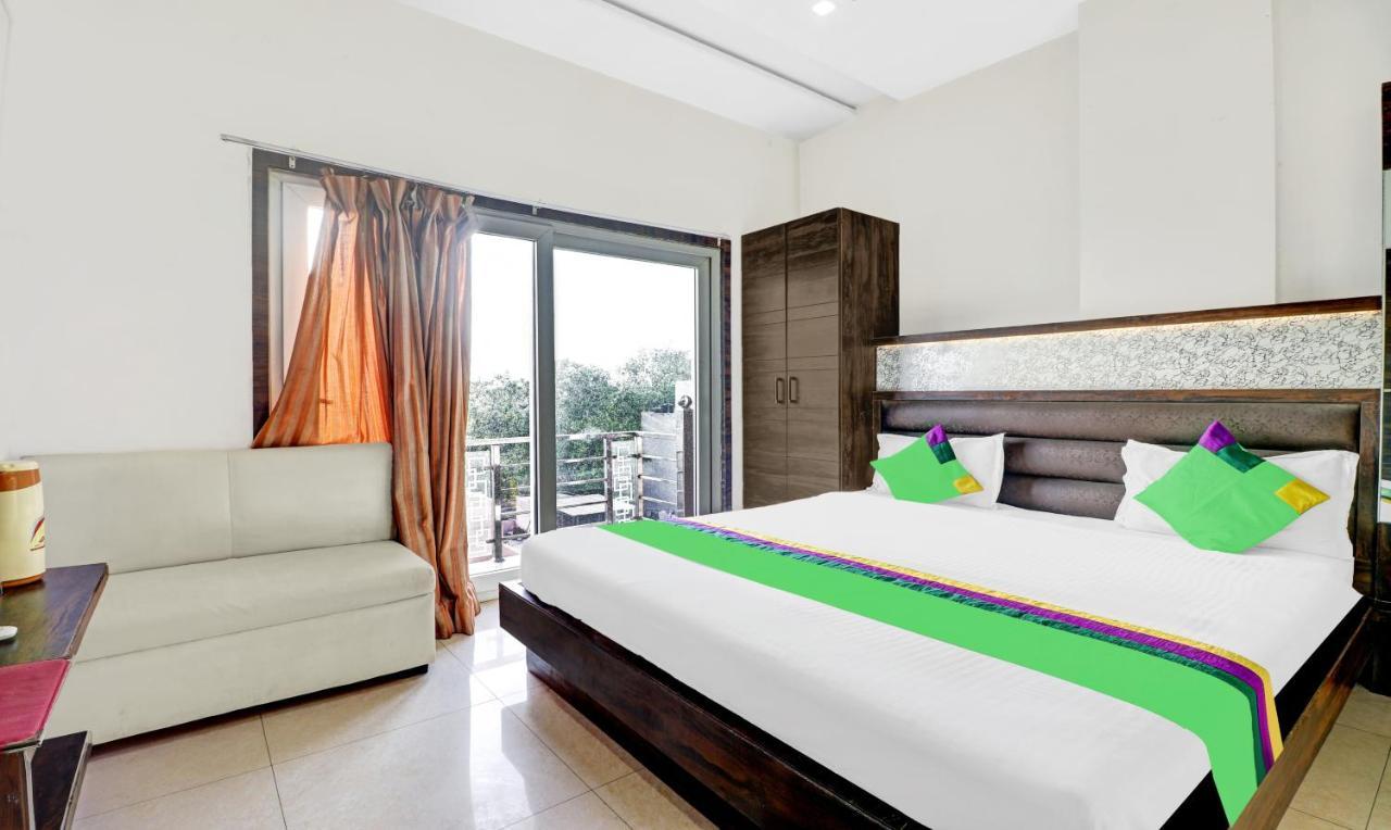 Itsy Hotels Anjali Mahal 500, Mtrs From Mathura Railway Station Exterior photo