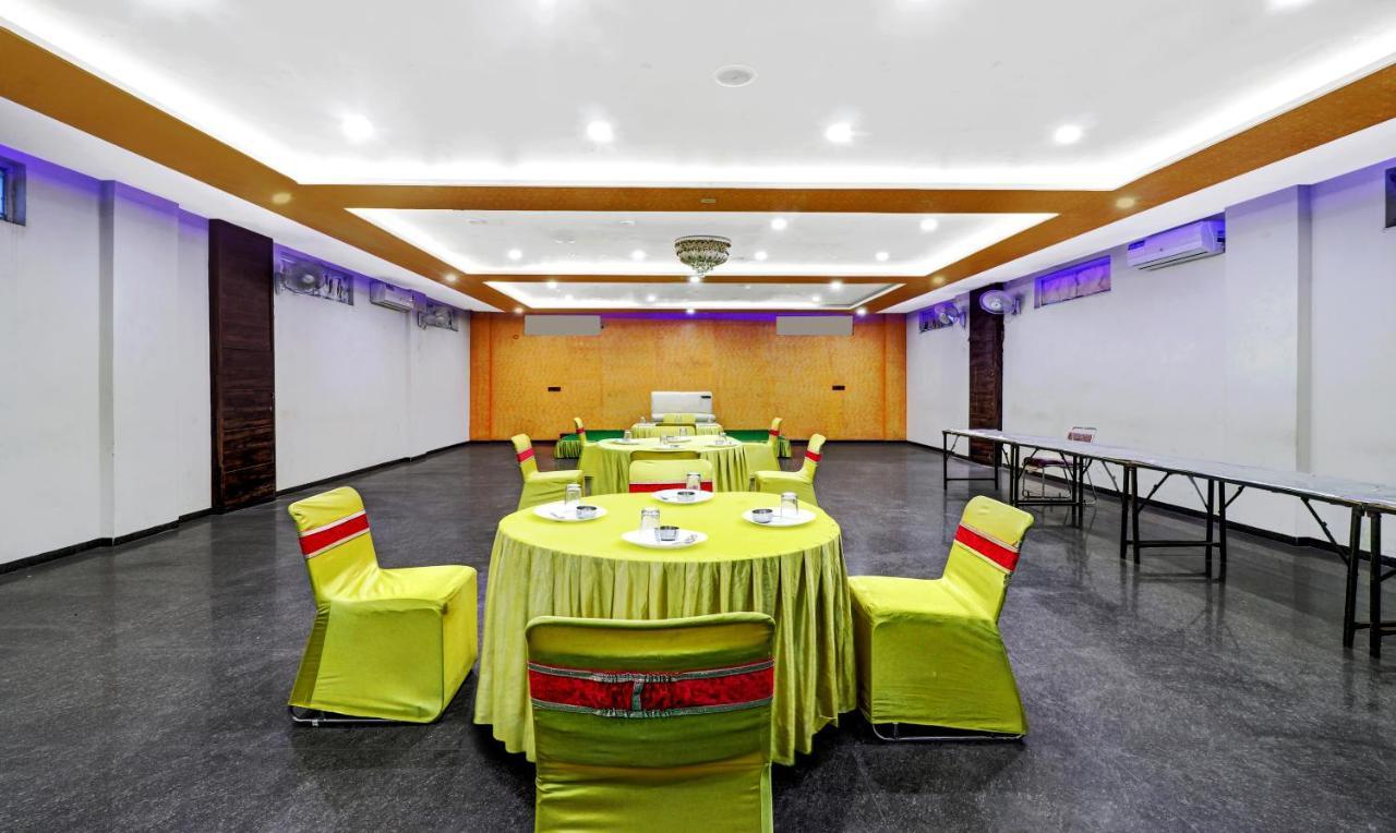 Itsy Hotels Anjali Mahal 500, Mtrs From Mathura Railway Station Exterior photo