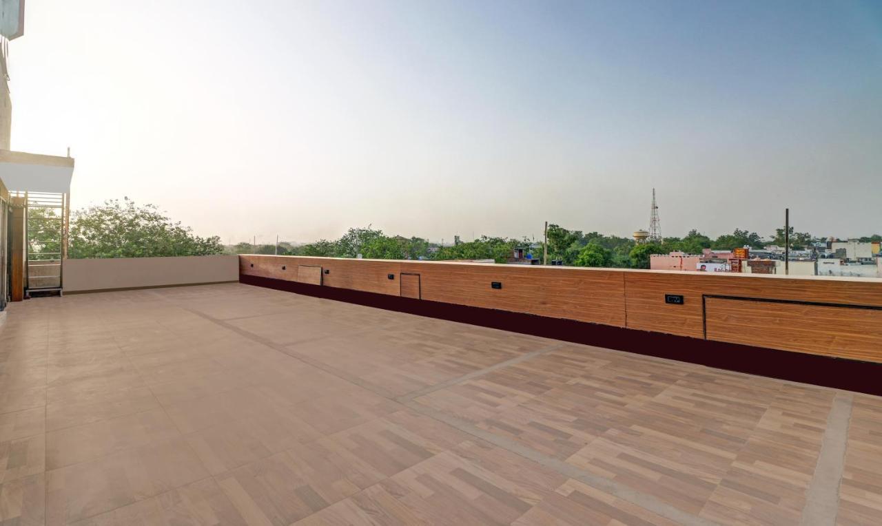 Itsy Hotels Anjali Mahal 500, Mtrs From Mathura Railway Station Exterior photo