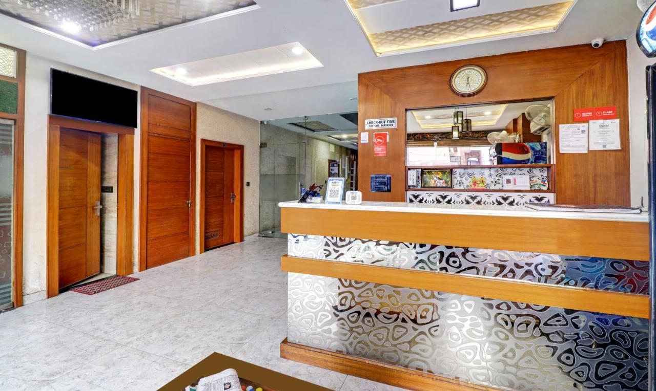 Itsy Hotels Anjali Mahal 500, Mtrs From Mathura Railway Station Exterior photo