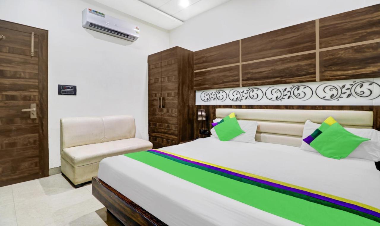 Itsy Hotels Anjali Mahal 500, Mtrs From Mathura Railway Station Exterior photo