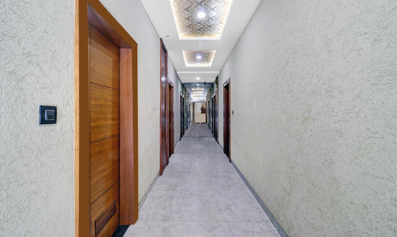 Itsy Hotels Anjali Mahal 500, Mtrs From Mathura Railway Station Exterior photo